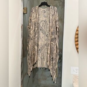 Ruggine tan and black kimono with tassels